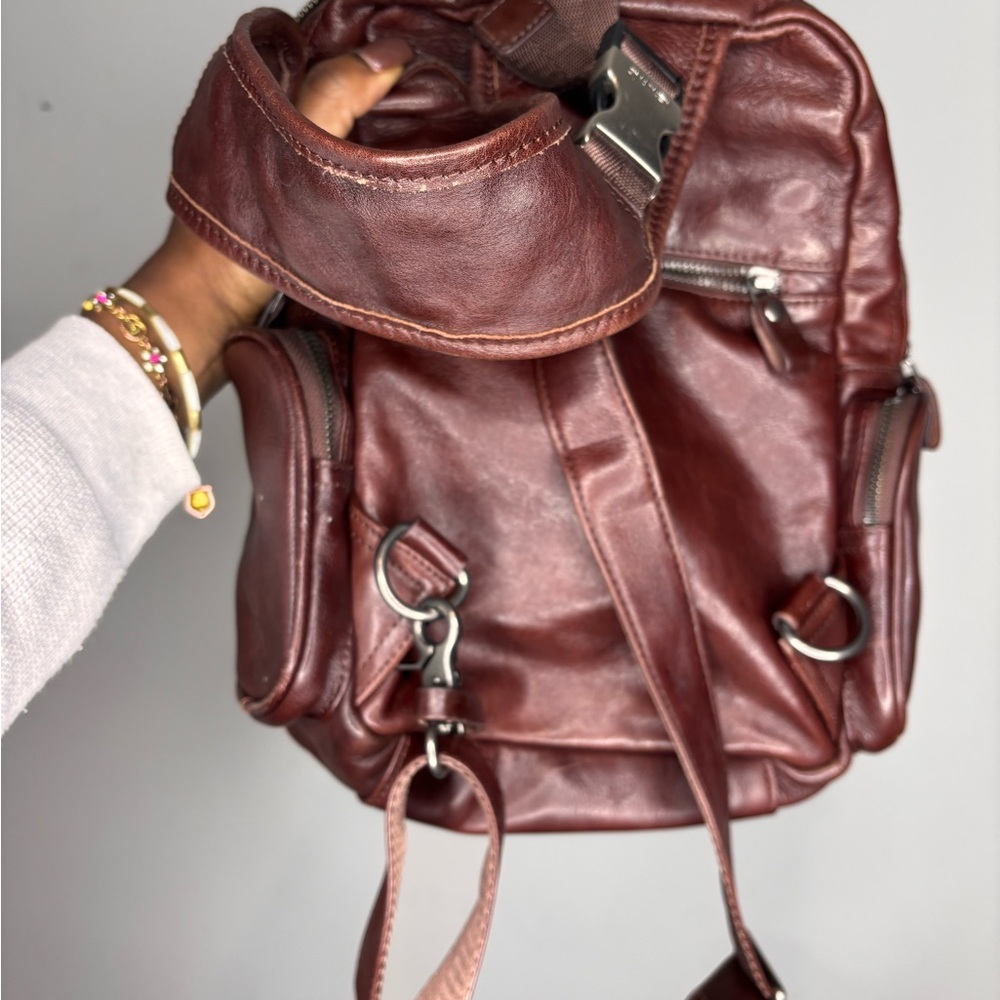 CENUNCO Leather Sling Bag Dark Brown - Picture 8 of 8